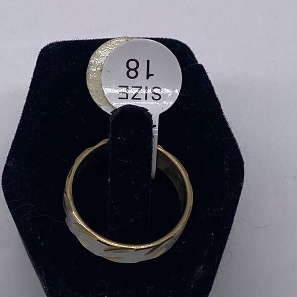 Two Tone Diagonal Pattern Stainless Steel Band Ring Size 8 Gold & Sliver Tone - Picture 3 of 8